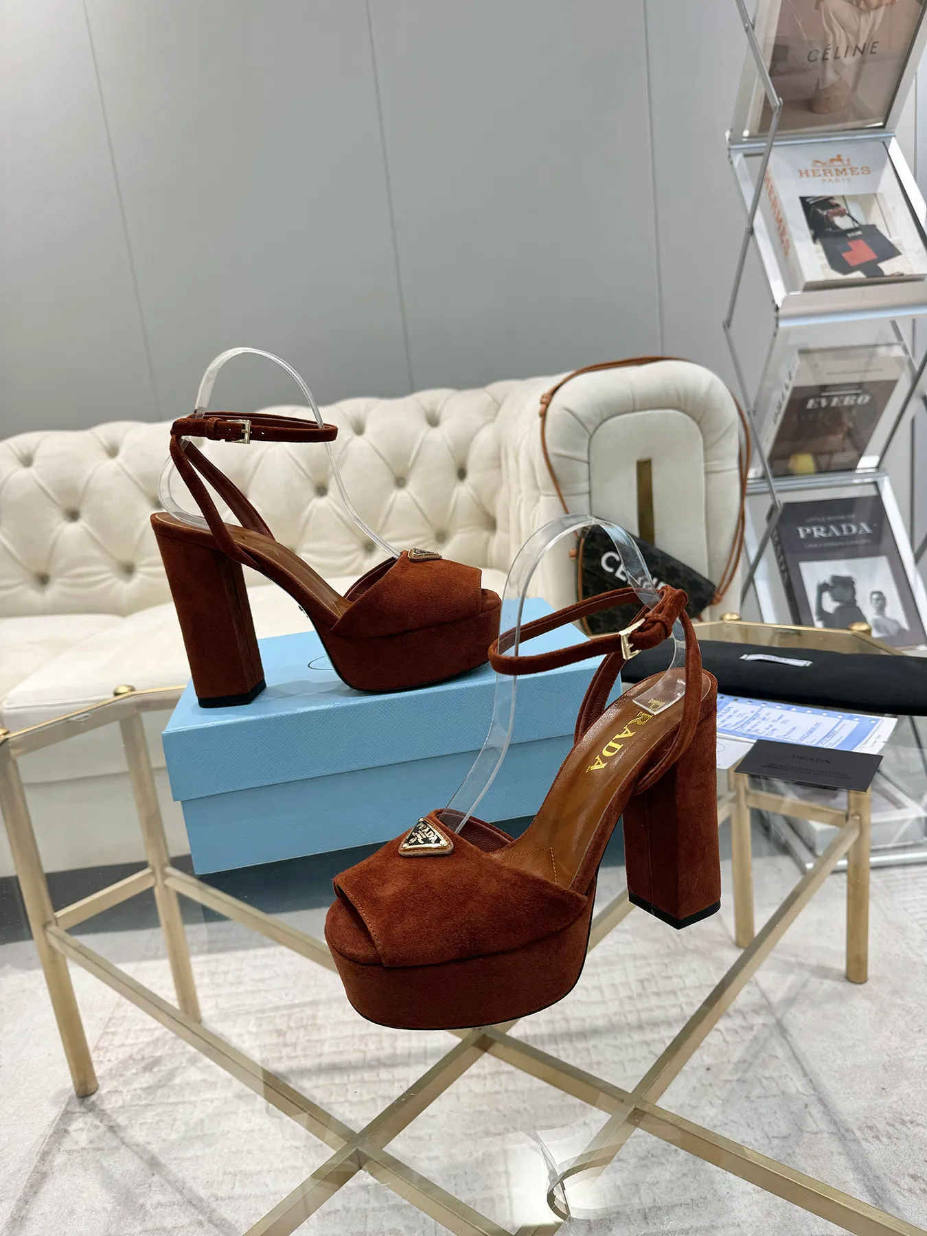 👟👟Ex-factory price 600👟👟 (imitation leather bottom-20) New arrival 👉Ready stock👈Remove the original board and make a 1:1 replica‼ ️The highest version ✅ Prada's early spring catwalk hot style 😘The latest spring style Thick heel square toe water platform series (genuine leather outsole) (simulated leather sole) A must-have for goddesses, super beautiful on the feet 👉The upper is made of imported original sheep leather, soft and textured, lining + foot pads, imported sheepskin lining, breathable and comfortable, private model water platform, heel, water platform 4M, heel height 13M Code number 35M-39M (34 40 41 42 43 is custom-made and cannot be returned or exchanged)